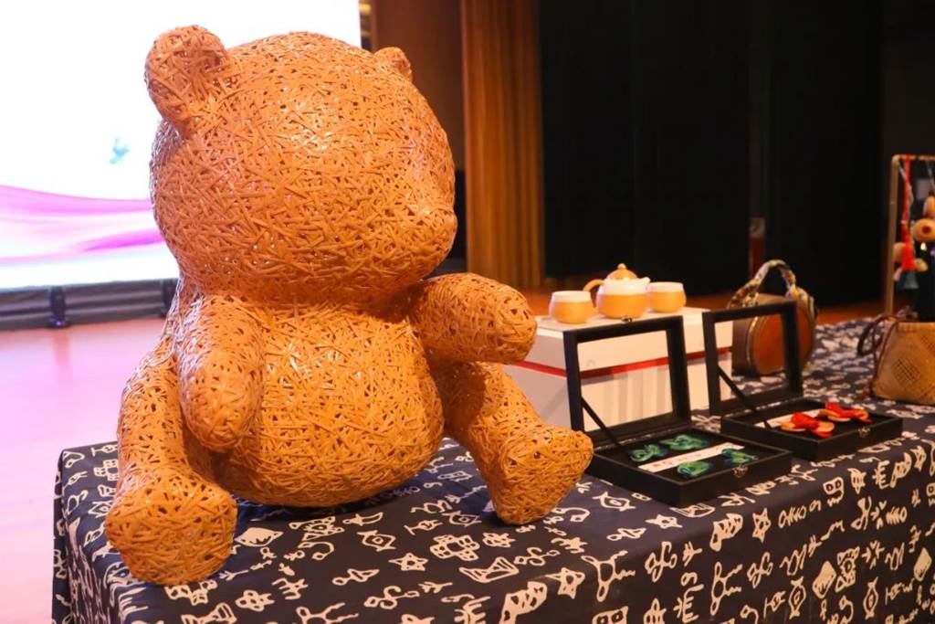 指尖上的文藝復(fù)興 道明竹編新生代傳承人楊隆梅，讓手藝變成一門藝術(shù)